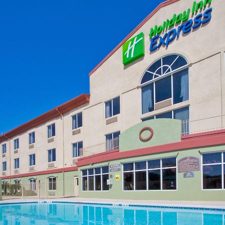 Holiday Inn Express Hotel & Suites Live Oak By Ihg Dış mekan fotoğraf