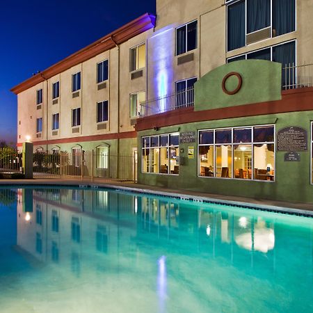 Holiday Inn Express Hotel & Suites Live Oak By Ihg Dış mekan fotoğraf