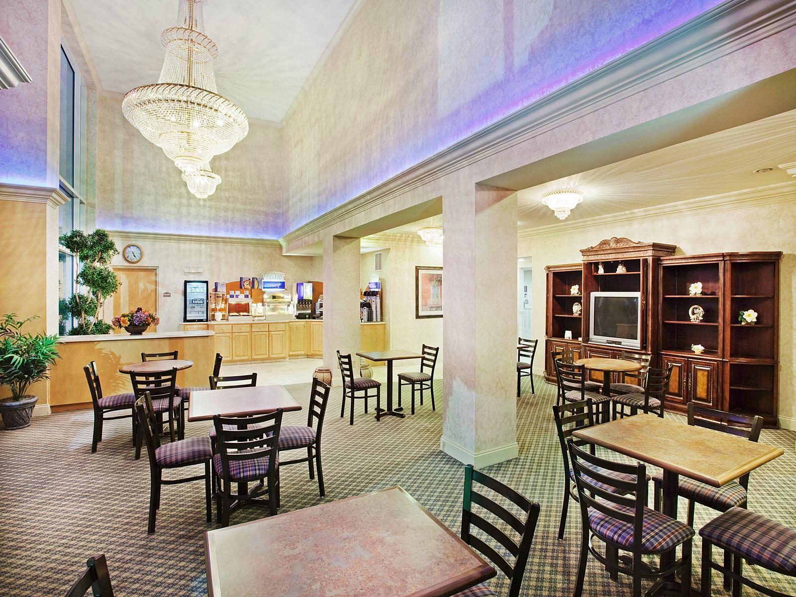Holiday Inn Express Hotel & Suites Live Oak By Ihg Dış mekan fotoğraf