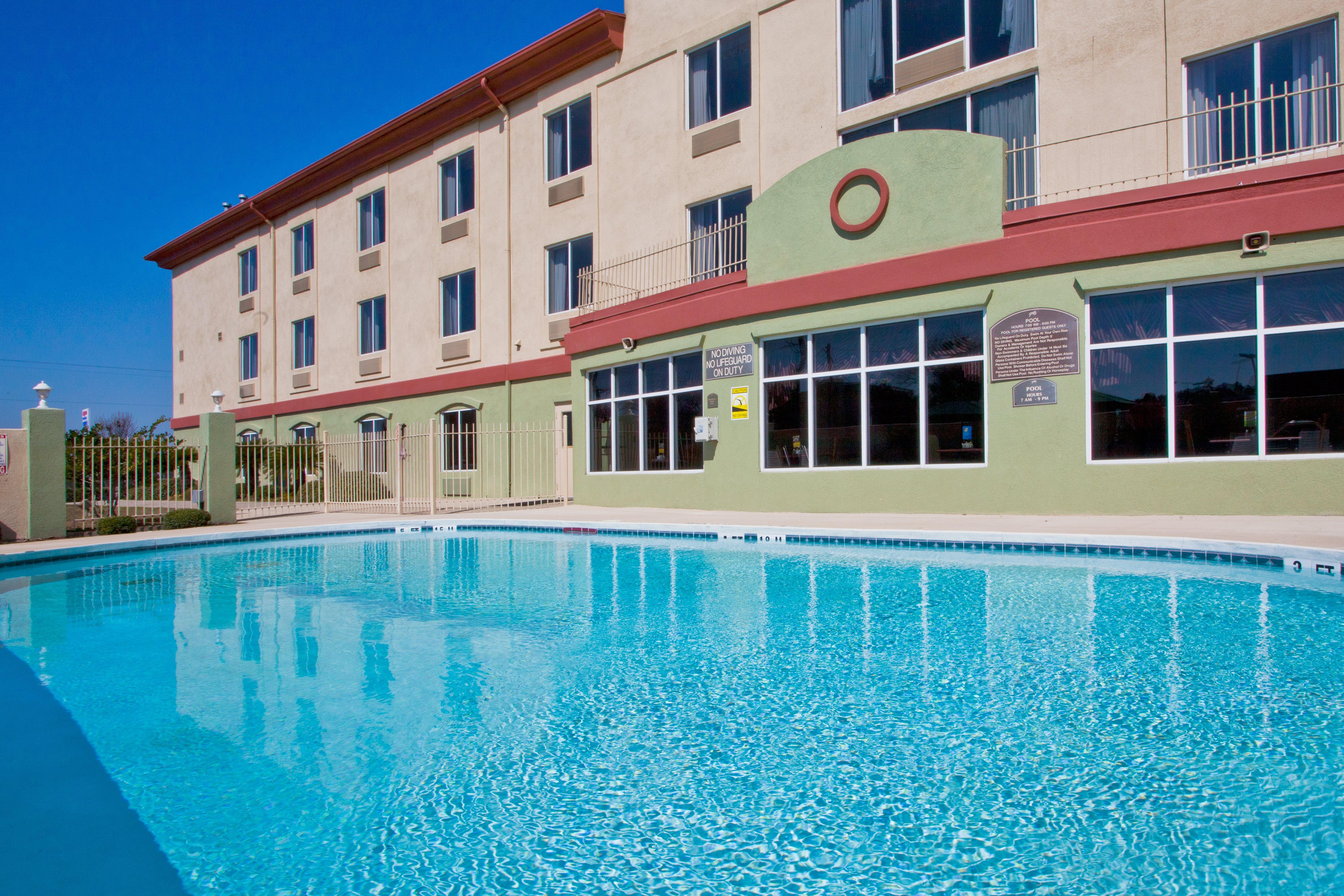 Holiday Inn Express Hotel & Suites Live Oak By Ihg Dış mekan fotoğraf
